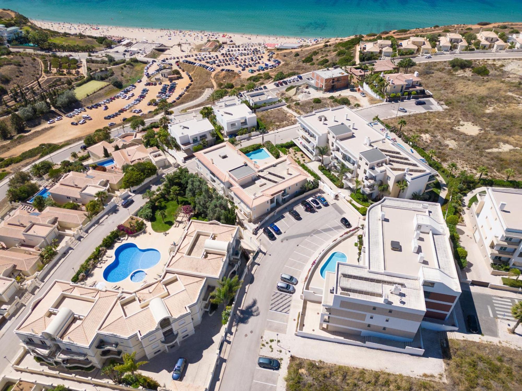 Porto De Mos 105 By Destination Algarve
